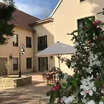 Bel Esprit - D'hotes Bed & Breakfast 3*