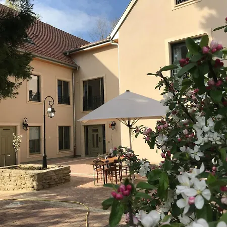Bel Esprit - D'hotes Bed and breakfast 3*