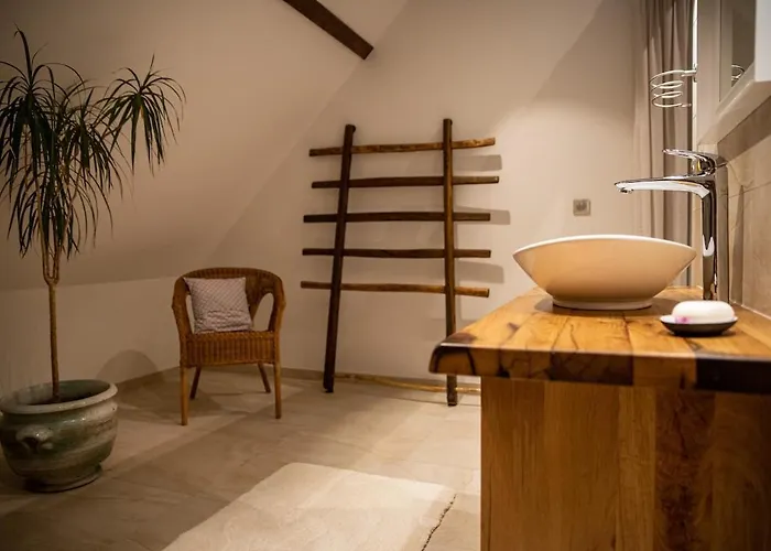 Bel Esprit - D'hotes Bed & Breakfast 3*